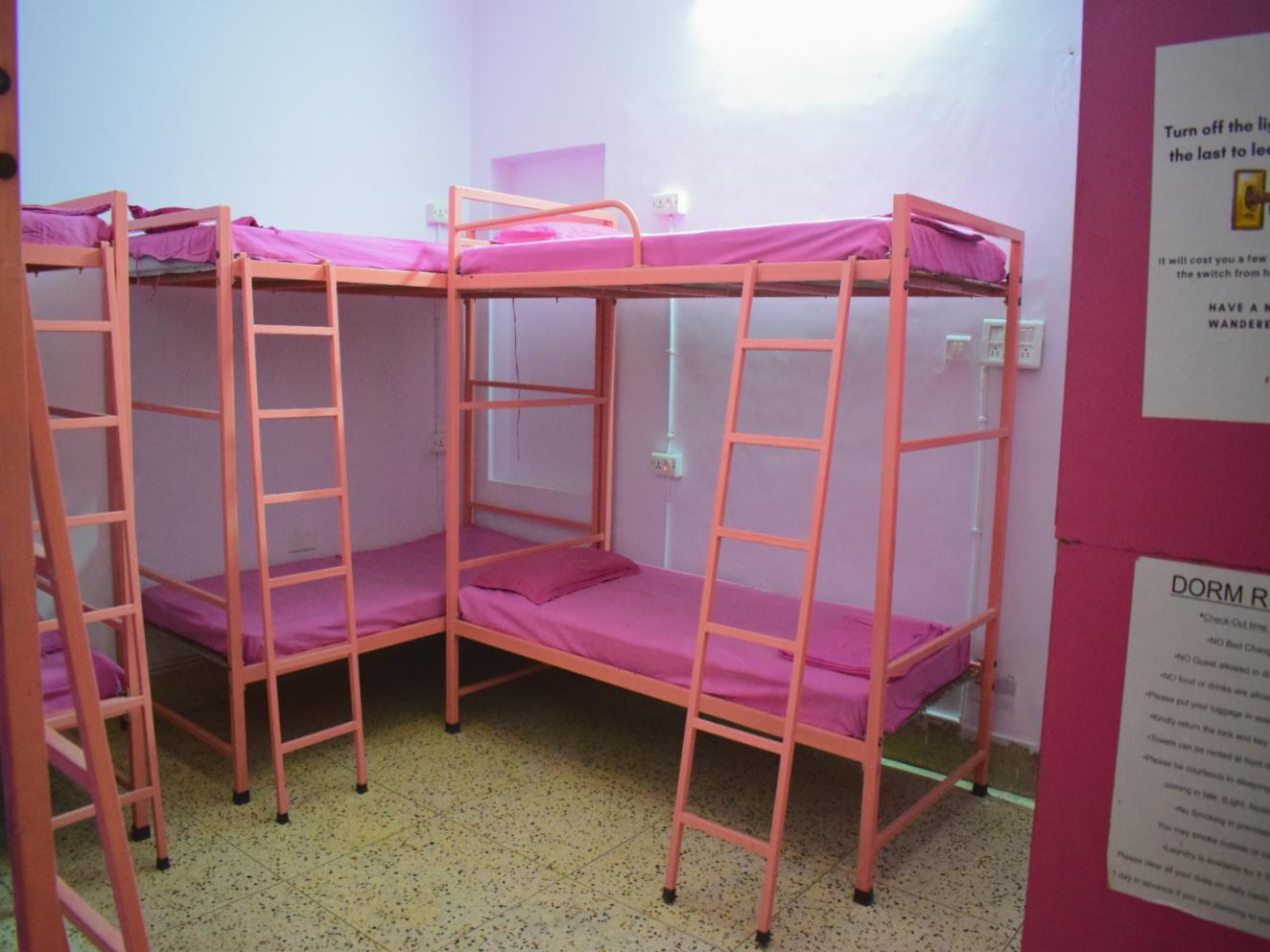 8 BED MIXED DORM 