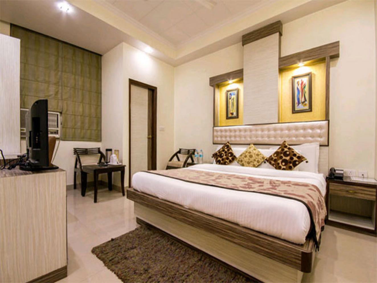 SUITE ROOM 