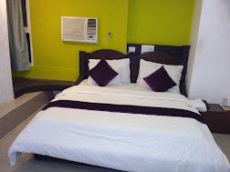 Triple Bed room