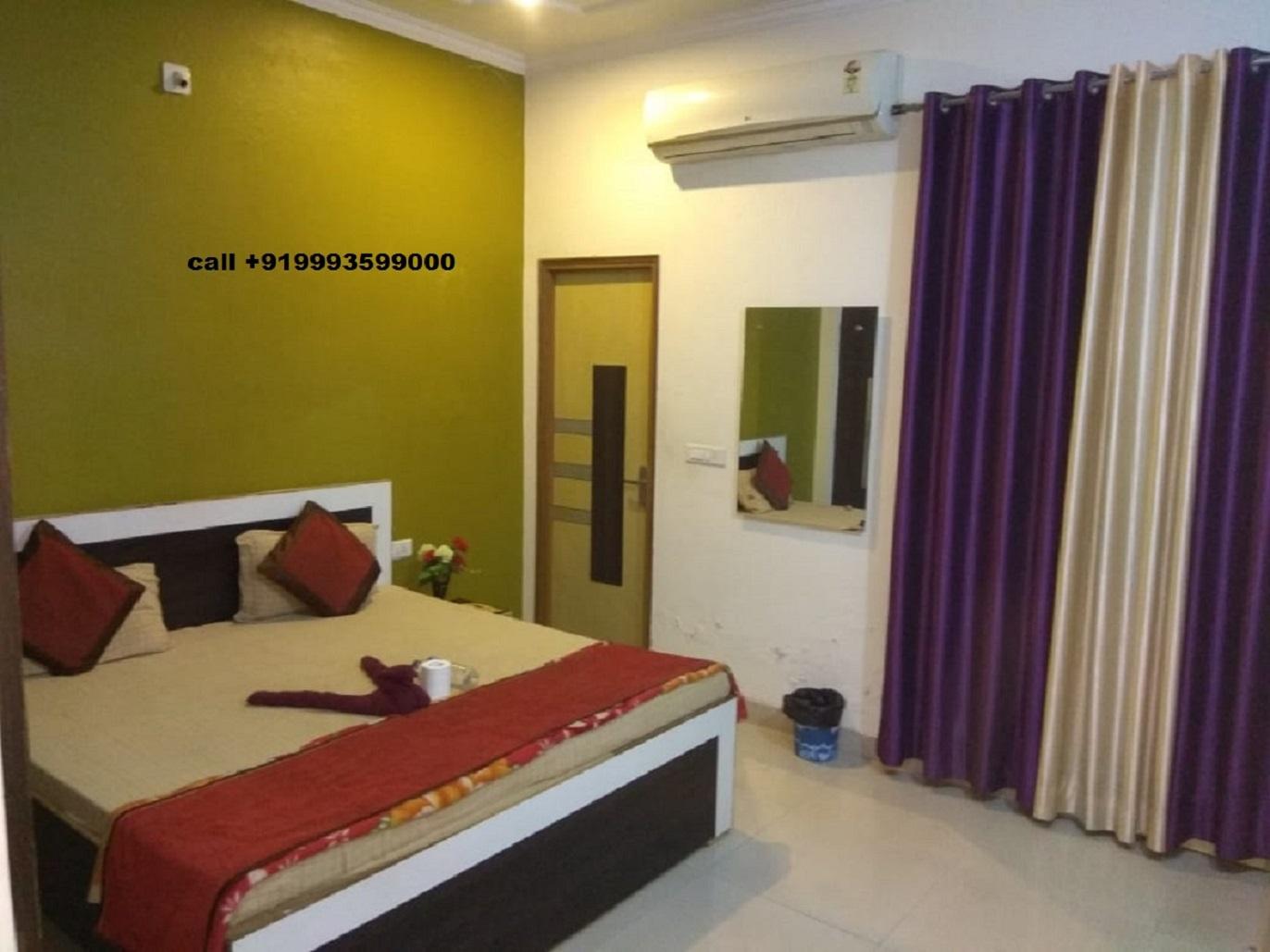 deluxe double bedroom