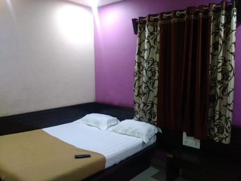 Double bed non ac