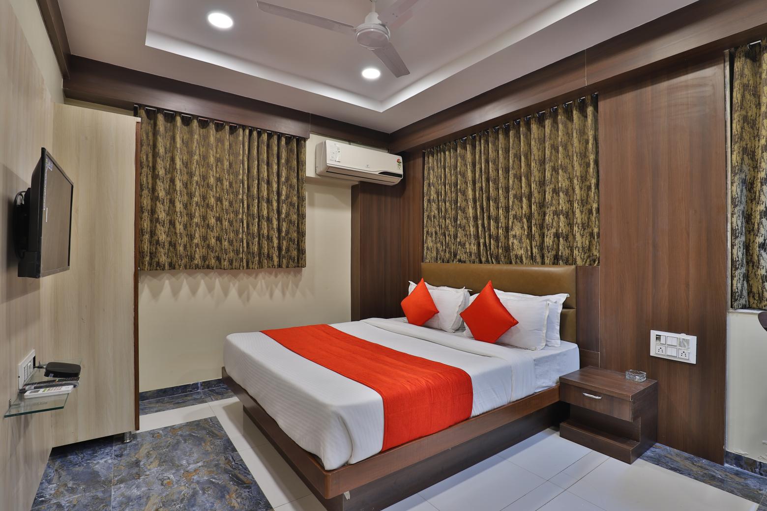 Oga Hotel Shree nath