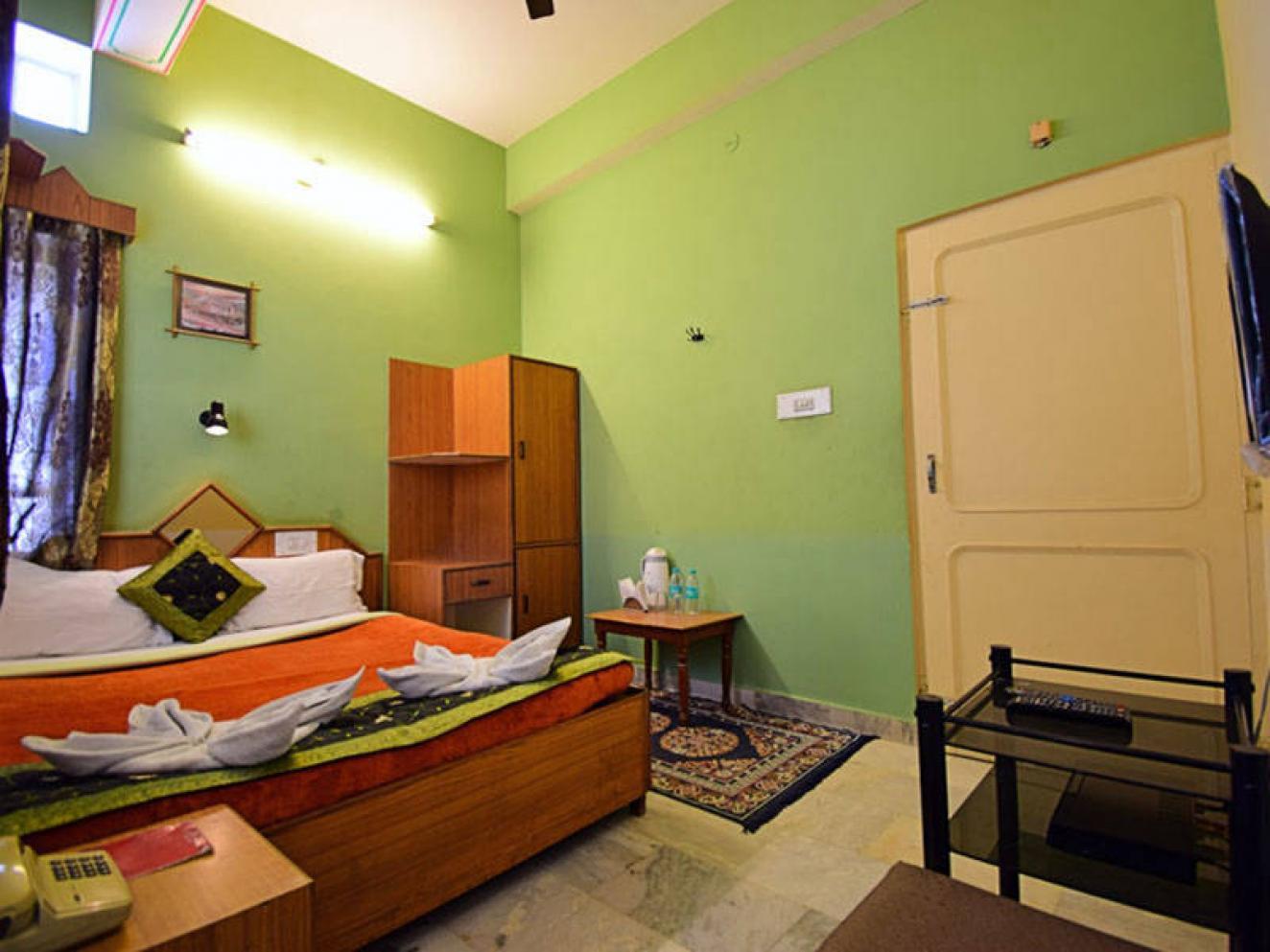 Semi delux Non AC Double Occupancy 