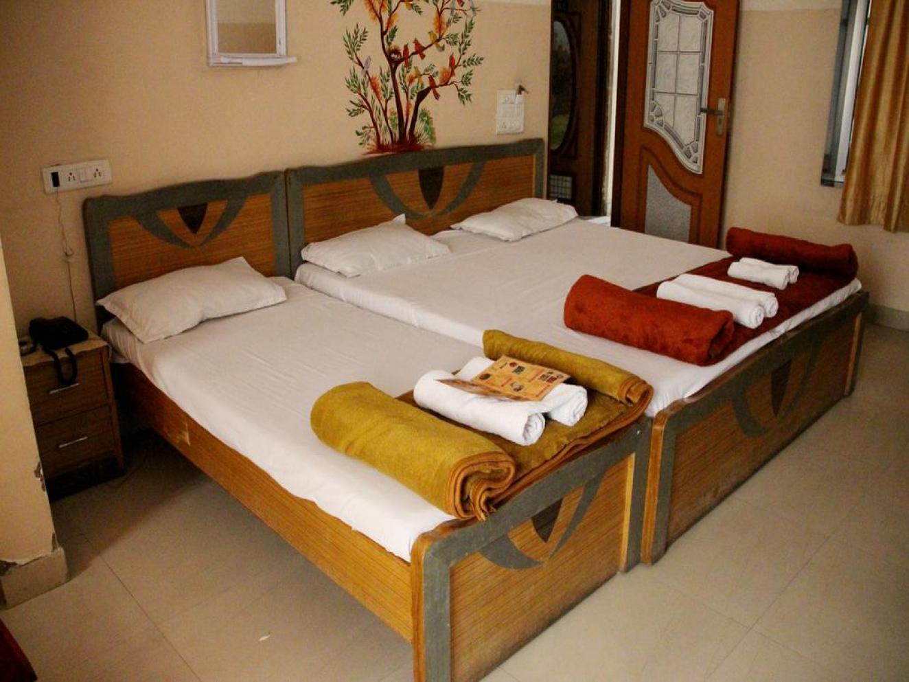 THREE BED ROOM  (CP) 