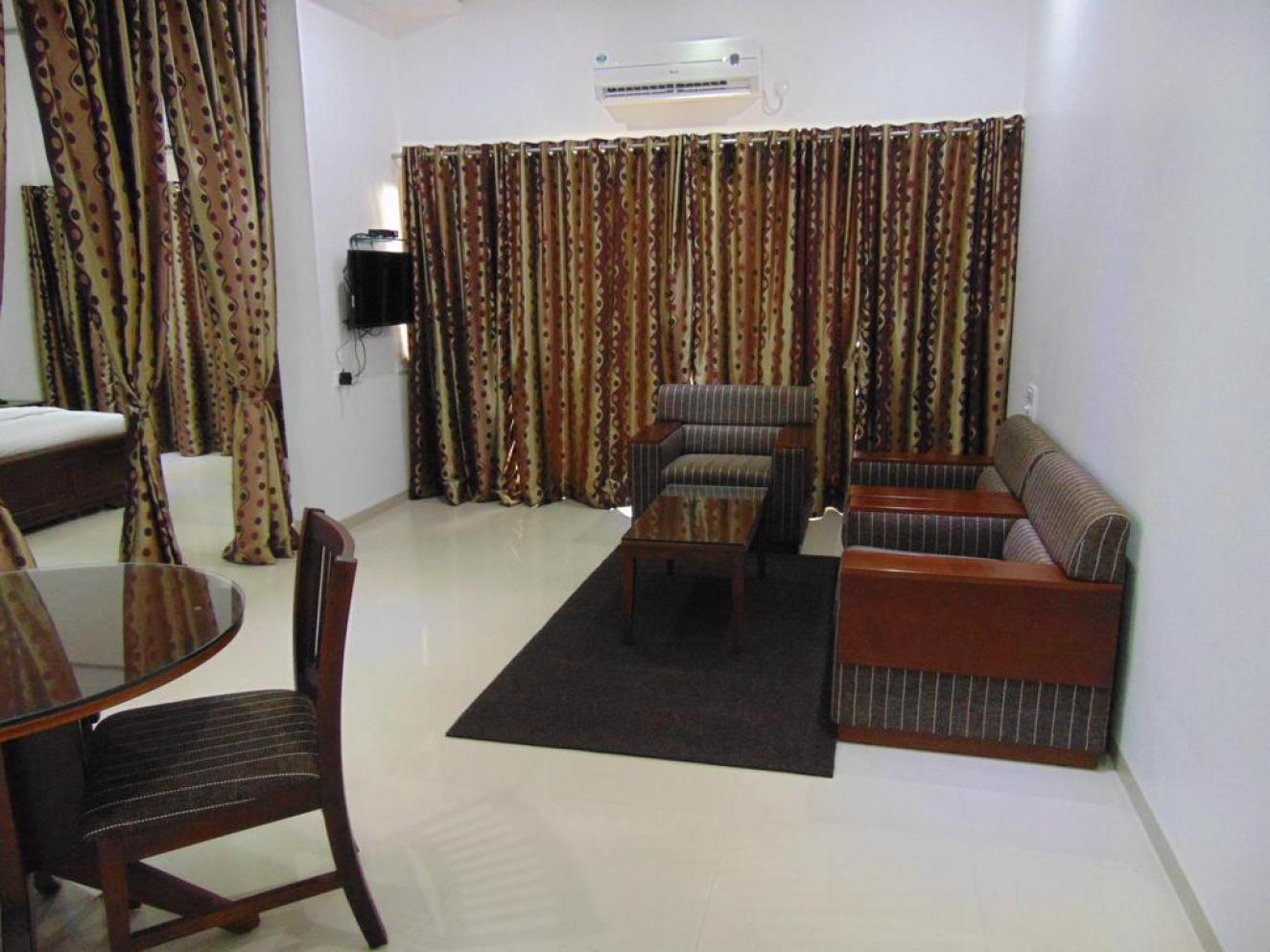 Suite Room with living room