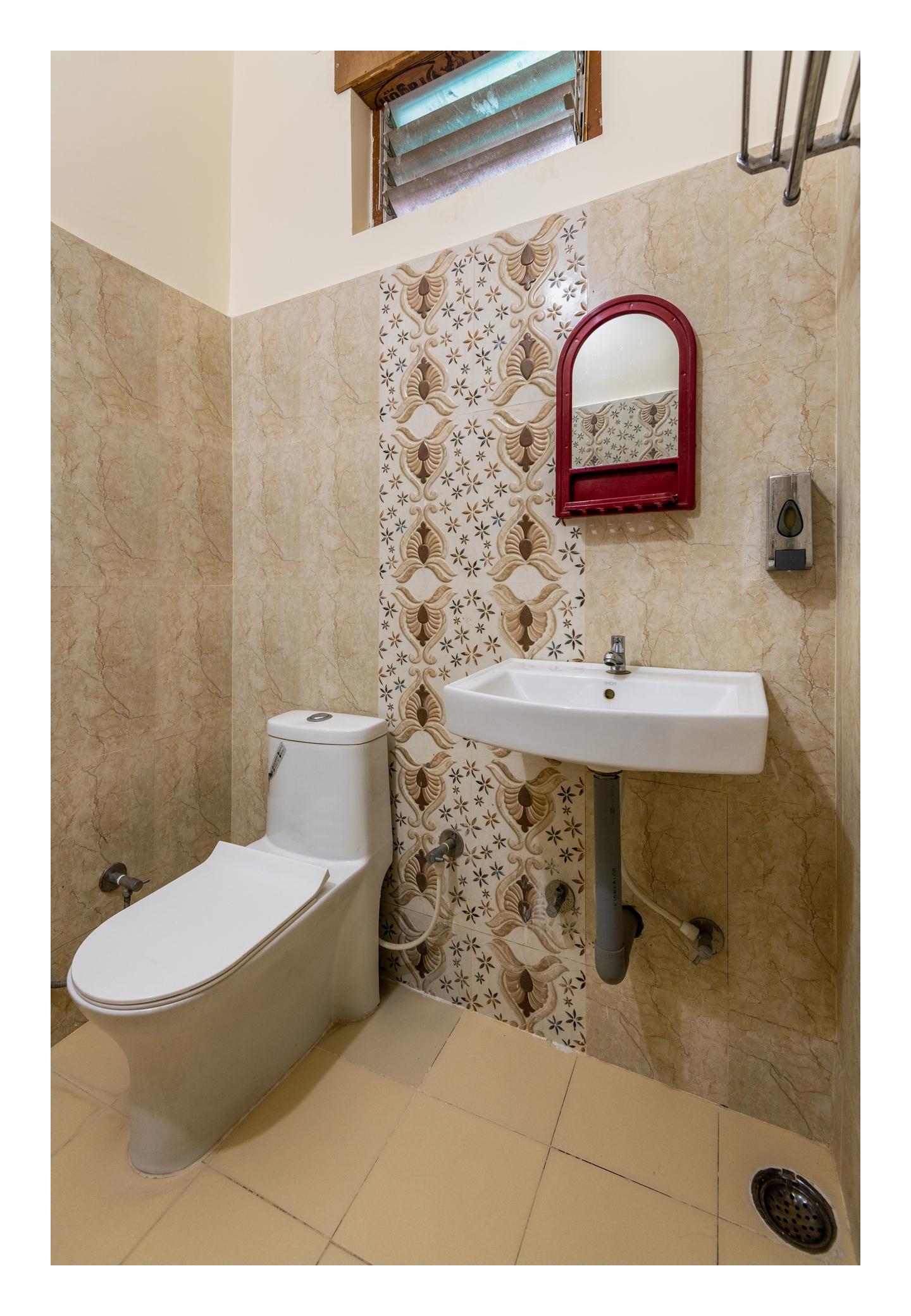 AC Quadruple Room with Private Bathroom