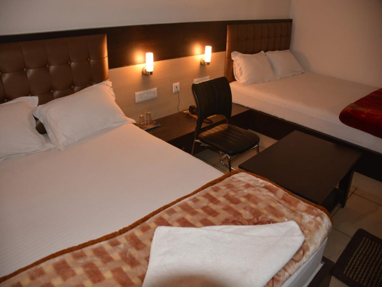 AC DOUBLE ROOM
