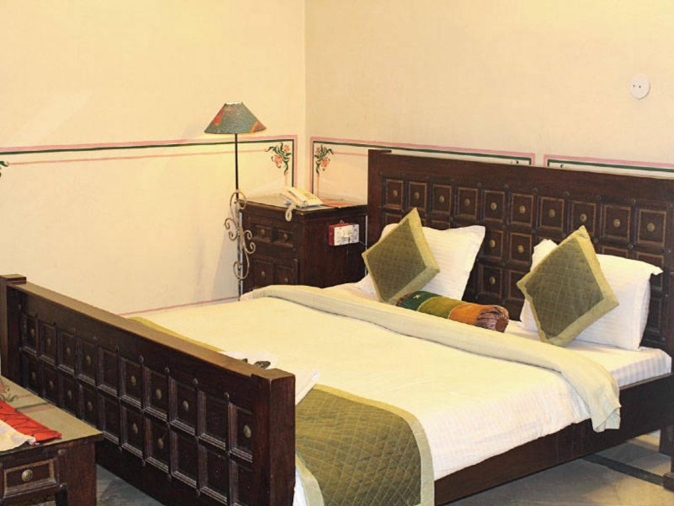 Delux AC single occupancy room 