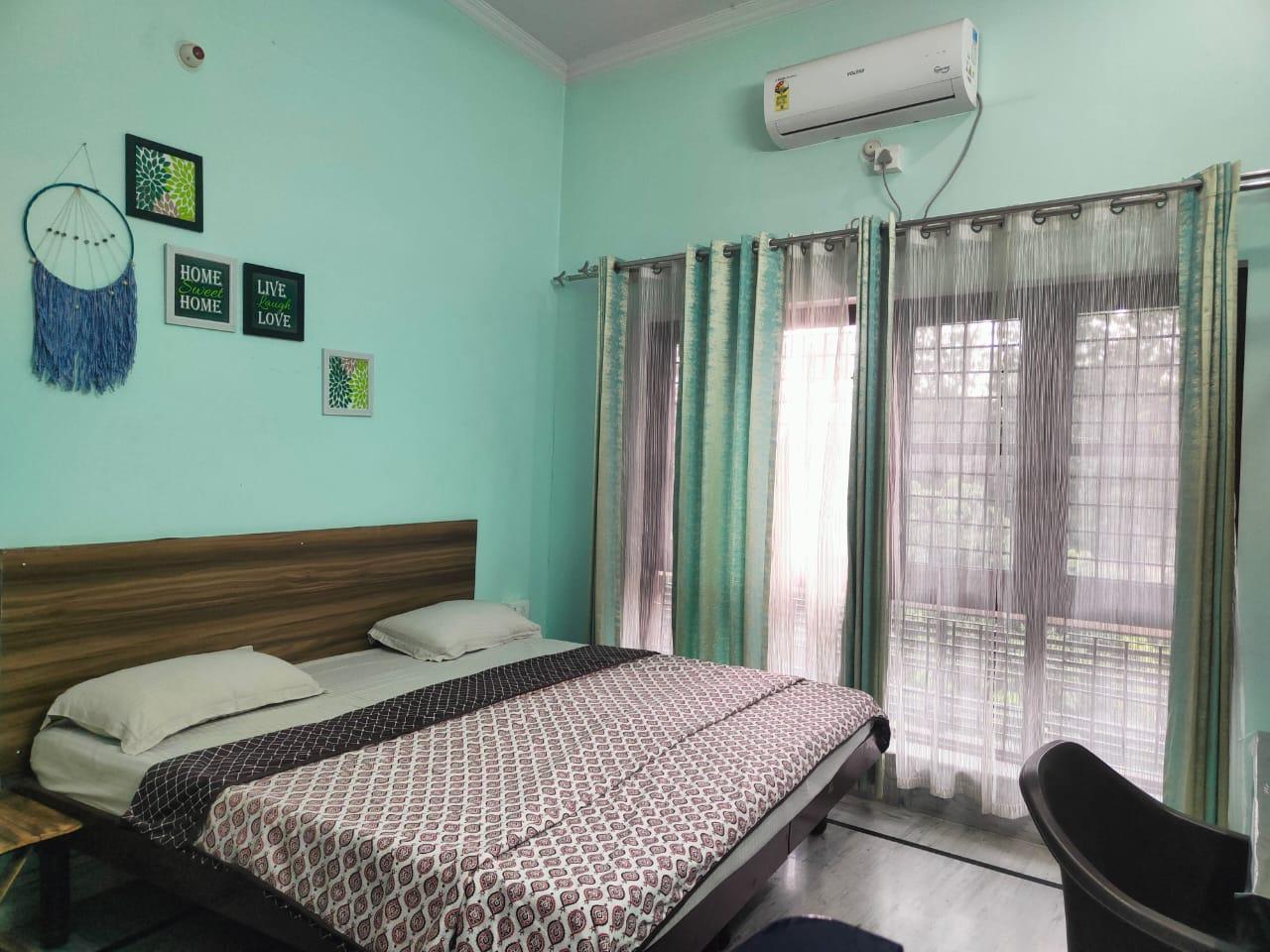 DOUBLE BED AC