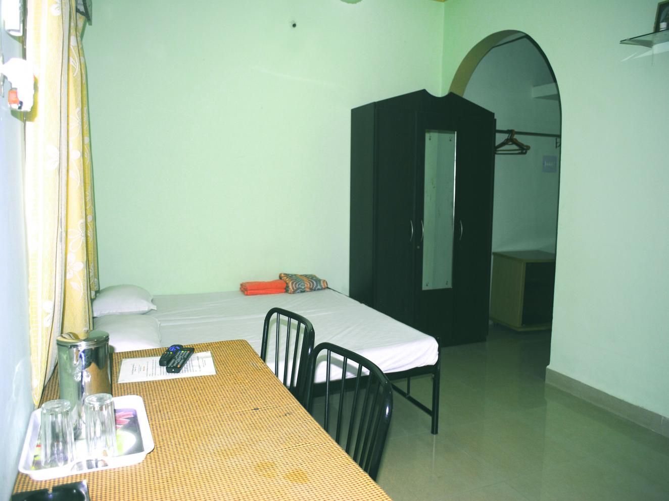 Jackfruit twin bedded room