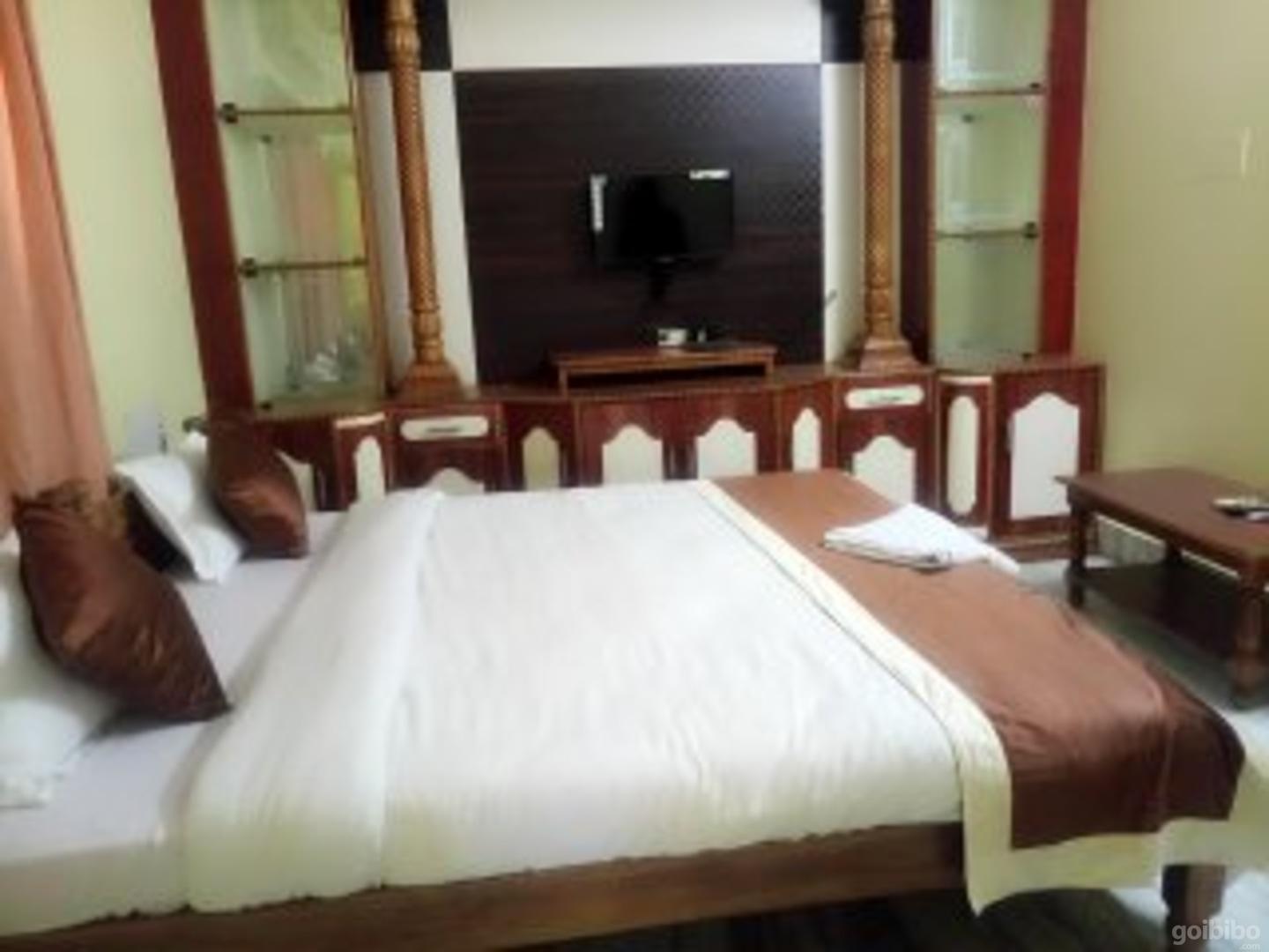 Deluxe Room AC