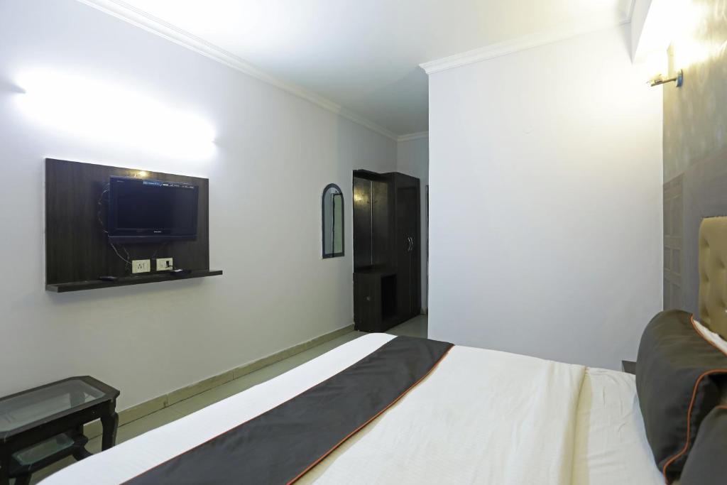 DELUXE ROOM WITH BREAKFAST