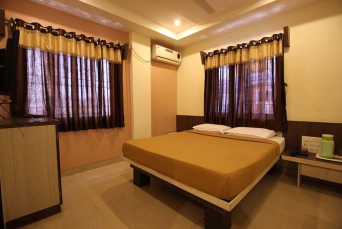 Executive Double Bed AC